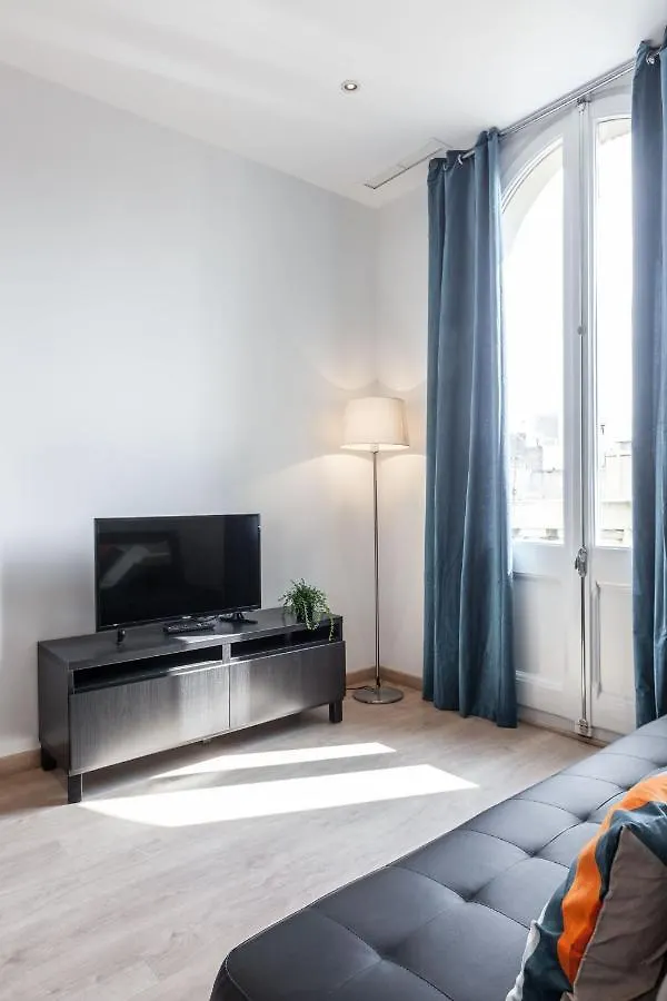 Bright Apartment With Balconies 34 Barcellona
