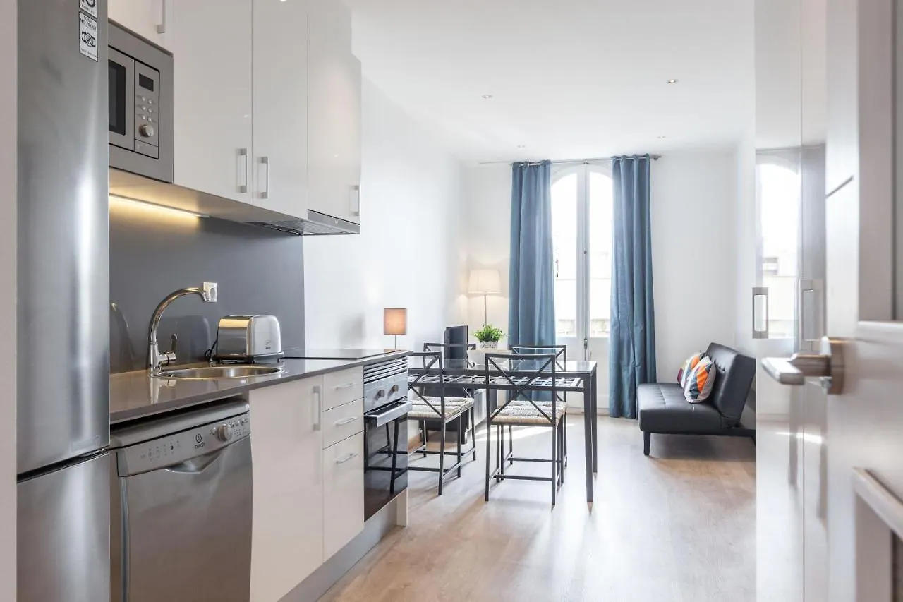 Bright Apartment With Balconies 34 Barcellona